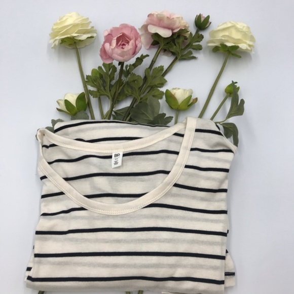 BP Relaxed Fit Long Sleeve Tee with Front Pocket - Picture 4 of 6